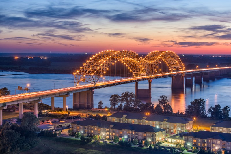 Hernando de Soto Bridge