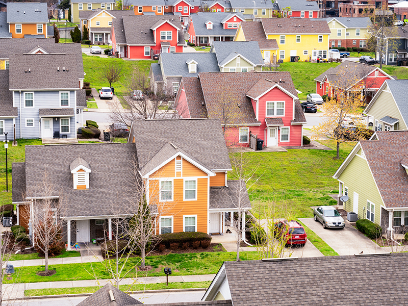 Living in downtown Nashville vs. the suburbs: What buyers need to know